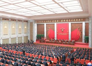 북한, 병진노선 견지…열병식 끝내고 경제 '추가 논의'