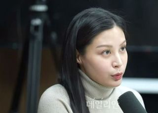 얼굴 드러낸 조민 "나는 떳떳하다"…김어준 유튜브 출연
