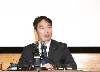 이복현 “은행, 막대한 이자이익 과점체제 덕분…사회와 나눠야”