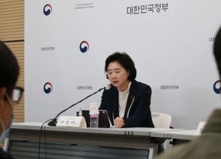 질병청장 “중국 단기비자 제한 조기해제 검토…올해는 일상전환 원년”