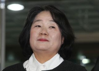 '위안부 후원금 횡령 의혹' 벌금형...미소 지은 윤미향 무소속 의원 [뉴스속인물]