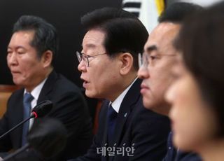 尹정권 규탄 발언 쏟아낸 민주당… "검찰 독재정권에 굴복 안 해"