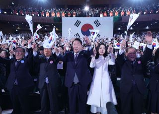 윤대통령 "일본, 우리와 보편가치 공유…한미일 협력, 어느 때보다 중요" [전문]