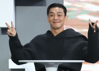 경찰, '유아인 프로포폴 처방' 의사 체포…'셀프 투약' 하다 덜미