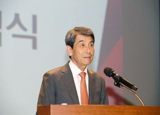 이동걸 전 산은 회장 "본점 부산 이전, 국가 뼈아픈 손실 초래"