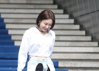 신소율 '청순한 걸음걸이'