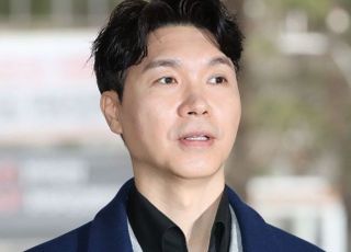 "강력 처벌 원해"…박수홍, '횡령 혐의' 친형 공판 증인 출석