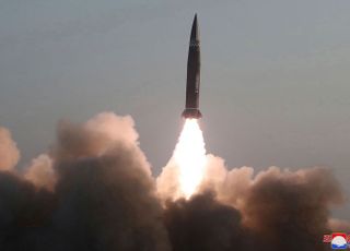 북한, 3일만에 또 탄도미사일 도발…한미일 결속 견제 분석