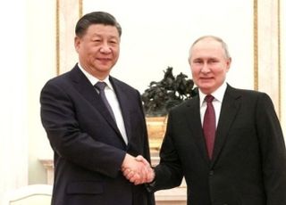 시진핑,푸틴 만나 '중러관계' 과시…美 "러 위한 시간끌기 전략"