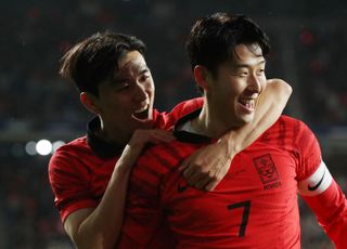 손흥민 '콜롬비아전 첫 골의 기쁨!'