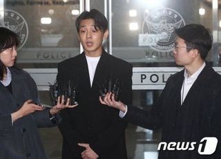 [속보] '마약 투약' 유아인 12시간 경찰조사 마치고 입장 표명…"실망드려 죄송"