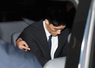 '비자금 의혹 폭로' 전두환 손자 전우원, 마약혐의로 공항서 바로 체포