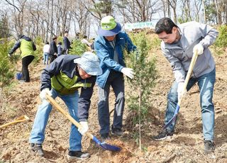 이상일 특례시장“탄소중립 실천 나무심기…용인이 모범되자”