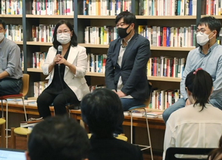 [단독] 아파서 학폭 소송 불출석했다는 권경애…재판 이틀 전엔 150쪽 도이치 공소장 분석