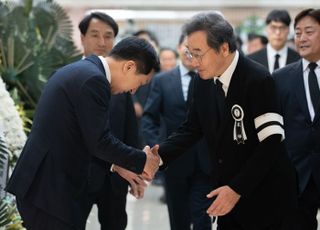 이재명 겨냥했나…이낙연 만난 김기현 "정치에 큰 역할 해달라"