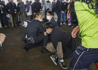 기시다 연설 전 폭발음…24세 용의자 폭발물 1개 더 소지