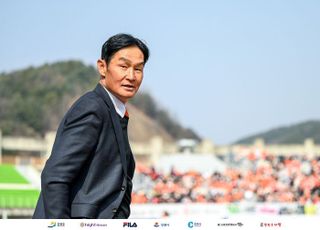 강원FC 최용수 감독, 산불 피해 복구 성금 기부