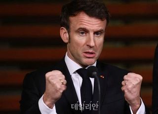 ‘연금개혁’ 밀어붙이는 마크롱 행정부의 결기…한국에 던진 시사점은