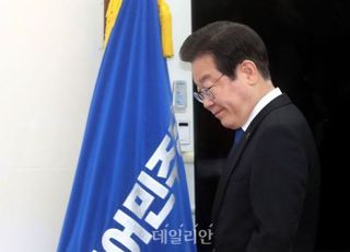 민주, '돈봉투 의혹'에 휘청…이재명은 사과 이후 침묵 모드