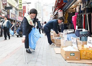 용인특례시, 소형 전기노면청소차 3대 도입…주택가 이면도로까지 구석구석 청소