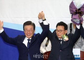 개딸들 망동…이재명이 박광온 직접 감싸도 안 통한다