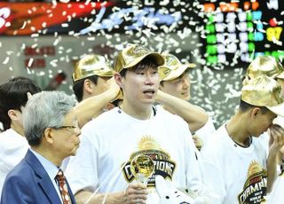 KBL, FA 명단 공시…오세근·문성곤·최준용 등 총 47명