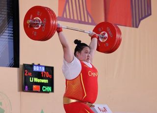 ‘장미란 이후 최고’ 리원원에 도전하는 손영희+박혜정