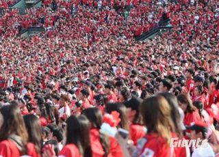 김광현에 눌린 롯데, 2안타 영봉패...만원 관중 “롯~데~롯데롯데롯~데”