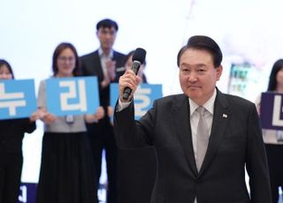 [6/1(목) 데일리안 출근길 뉴스] 윤 대통령 지지율, 지속 상승해 42.5%…40%대 안착 [데일리안 여론조사] 등