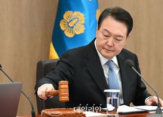 [속보] 윤 대통령 "혈세, 정치 포퓰리즘 먹잇감 돼…사기·착취 행위"