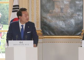 尹 "북핵 위협 맞서 긴밀 협력"…마크롱 "北 인권침해 단호히 규탄"