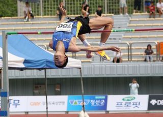 쉿! 높이뛰기 우상혁, 시즌 최고기록 뒤에야 포효 "끝까지 도전"