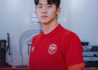 [오피셜] '제2의 김민재' 19세 김지수, EPL 브렌트포드 입단