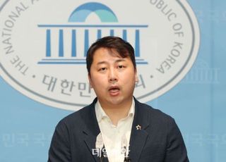 위성곤 "광우병 발병자 수십만명"...장예찬 "민주당, 입맛 열면 거짓말에 들통나도 모르쇠"