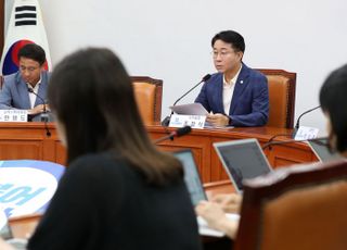 "이번 개각은 극우 유튜버 개각"…조정식, 휴일 기자간담회서 맹공