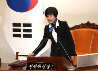 앞에서는 일본규탄, 뒤에서는 여행계획…'김영주 사태' 여진 지속