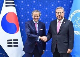 IAEA 사무총장, 유국희·박진 면담…與野는 주말 내내 '신뢰성' 공방