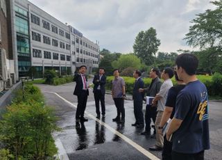 이은주 경기도의원, 서울삼육중 방문해 노후시설 현장 확인