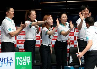 ‘김가영 활약’ 하나카드, 블루원리조트 꺾고 PBA 팀리그 단독 1위