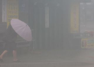 [태풍 카눈] 전국 1579개교 학사일정 조정…휴업·단축수업·등교 시간 조정