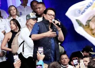 예콰도르 야당 대선 후보, 유세장서 괴한 총격에 피살