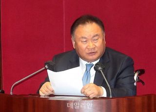 이상민 "이재명, '안면인식 장애'라면 정치 활동 어려워…사임이 마땅"