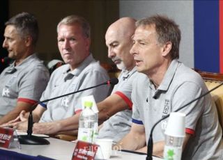 패널? 한국 밖에서 더 눈에 띄는 클린스만 한국 축구대표팀 감독