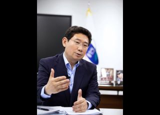 '광교 송전철탑' 이설 강행 멈춰질까...국민권익위원장 "과거 권고 내용 살펴보고 판단"