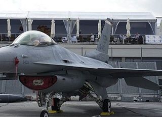 우크라, 내년 봄 F-16 투입…“러시아 상대 게임체인저”