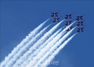 [8월 30일(수) 오늘, 서울시] "비행음 놀라지 마세요!" 광화문·여의도 상공서 블랙이글스 훈련