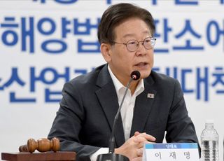 이재명에 검찰 출석 일정 묻자 '묵묵부답'…수싸움은 주도권 확보 차원?