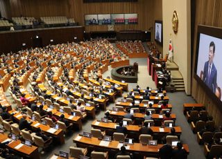 정반대로 날개짓…與 "의원 수 축소하자" 野 "비례 늘리자"