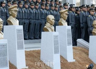 홍범도 흉상 이전 논란에 말 아끼는 국민의힘 [정국 기상대]