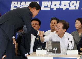 친문 전해철, 李 단식 현장 찾아 "尹정부 무능 국민에 알려야"